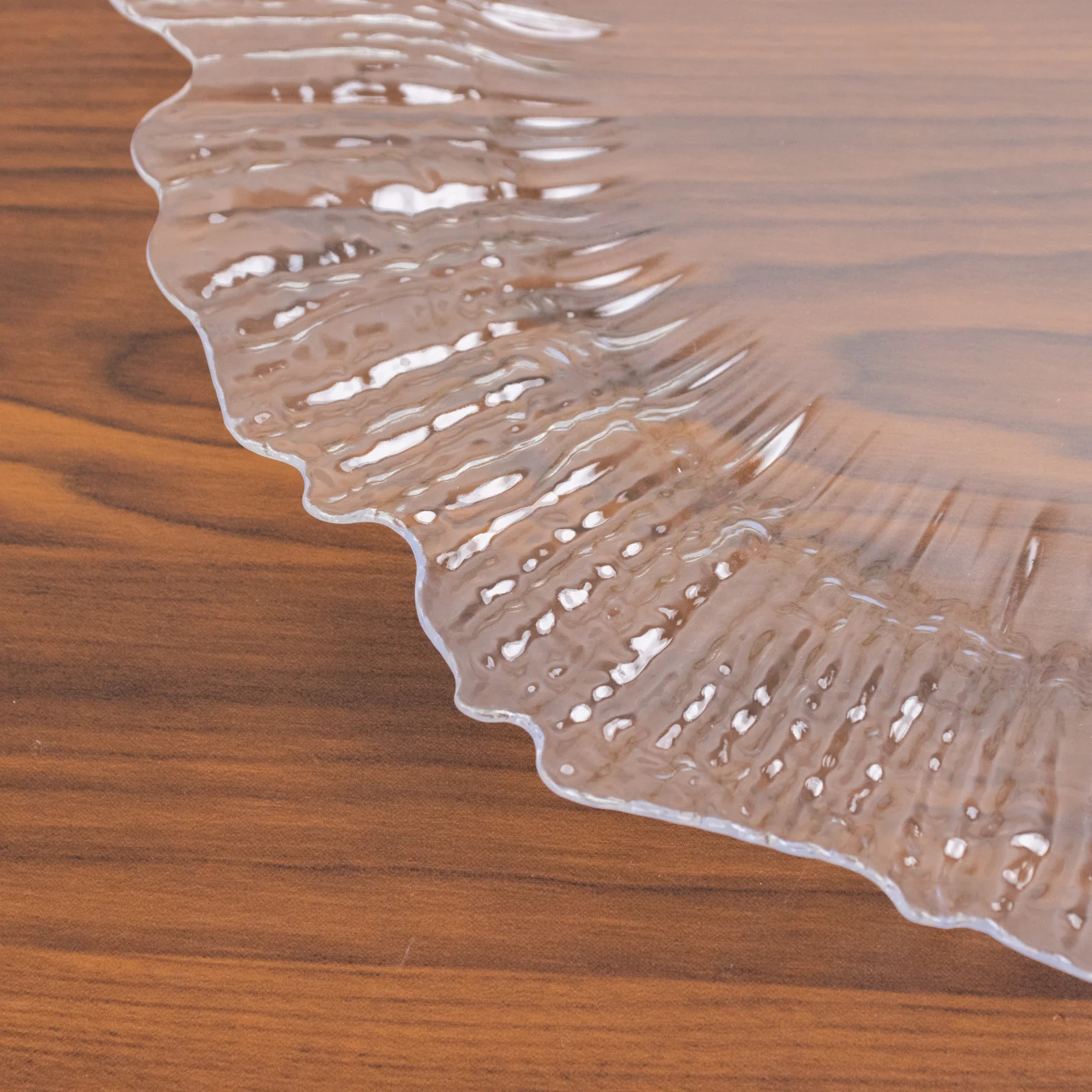 10 Pack Economy Plastic Charger Plates – 13" Clear Reef Rim Design Chargers for Weddings & Parties - Image 8