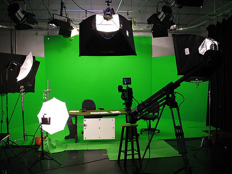 White Umbrella Continuous Lighting Photo Video Studio Kit With Soft Box Reflectors and Muslin Chromakey Backgrounds 1200W - Image 16