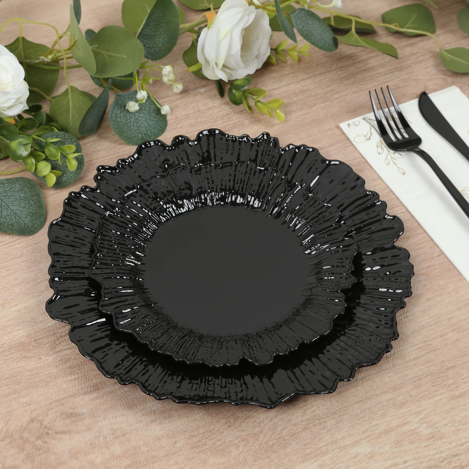 20-Pack Black Reef Design Plastic Plates – 7" Dessert & Appetizer Party Plates – Elegant Disposable Tableware
