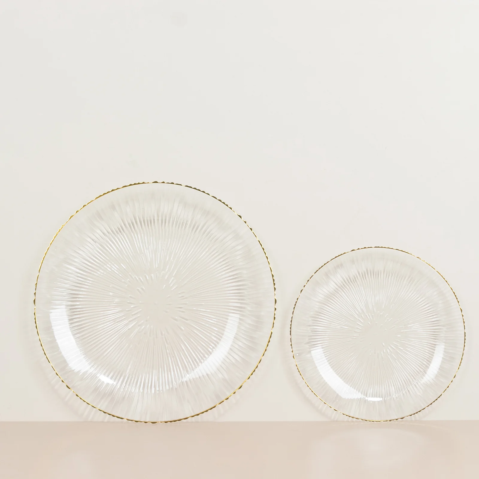 20 Pack Clear Plastic Dessert Plates with Gold Rim – 7" Ribbed Sunburst Pattern – Round Disposable Salad Plates - Image 8