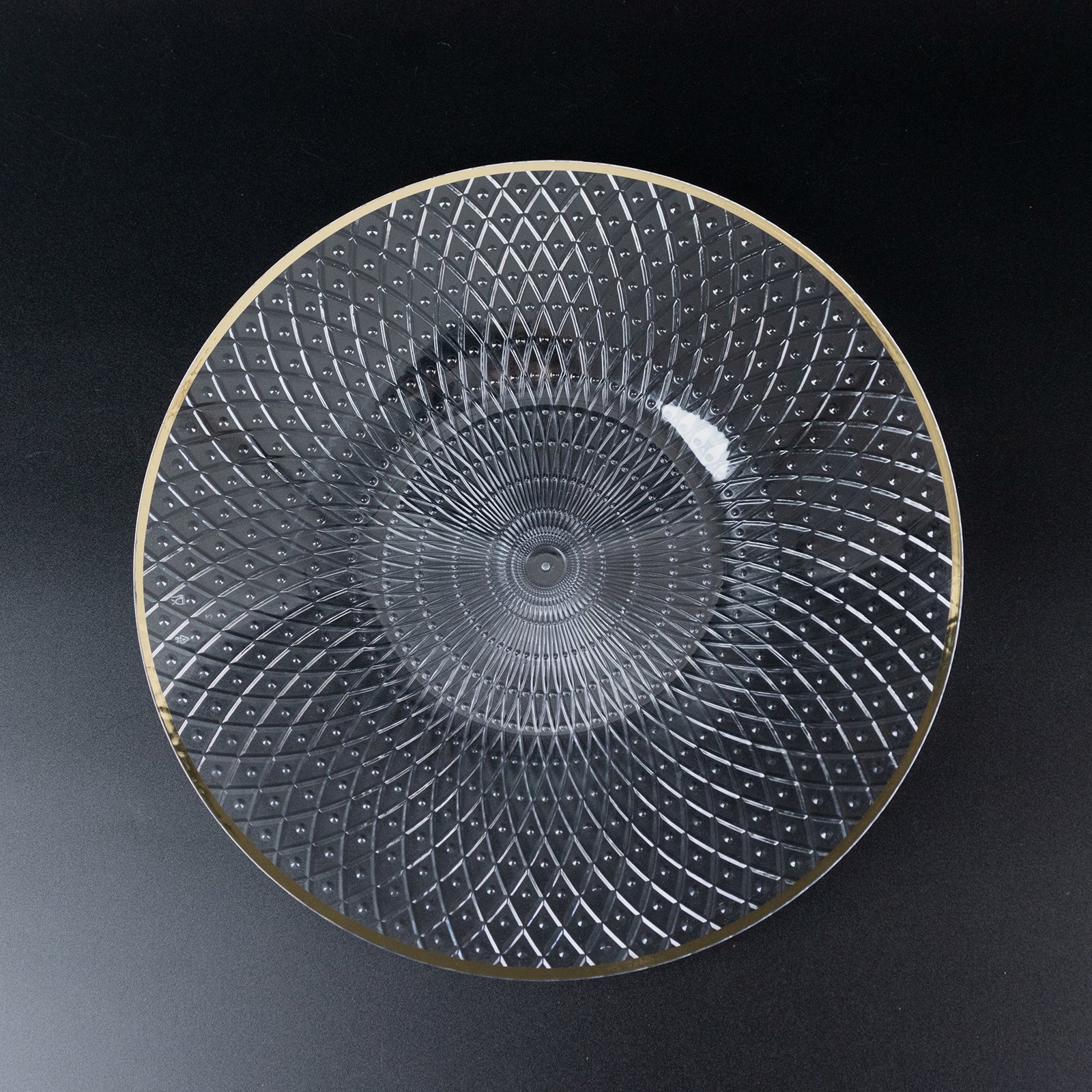 20-Pack Round Plastic Dinner Plates – Clear 10" Radial Diamond-Cut Pattern Gold Rim Party Plates, Durable Disposable Tableware - Image 2