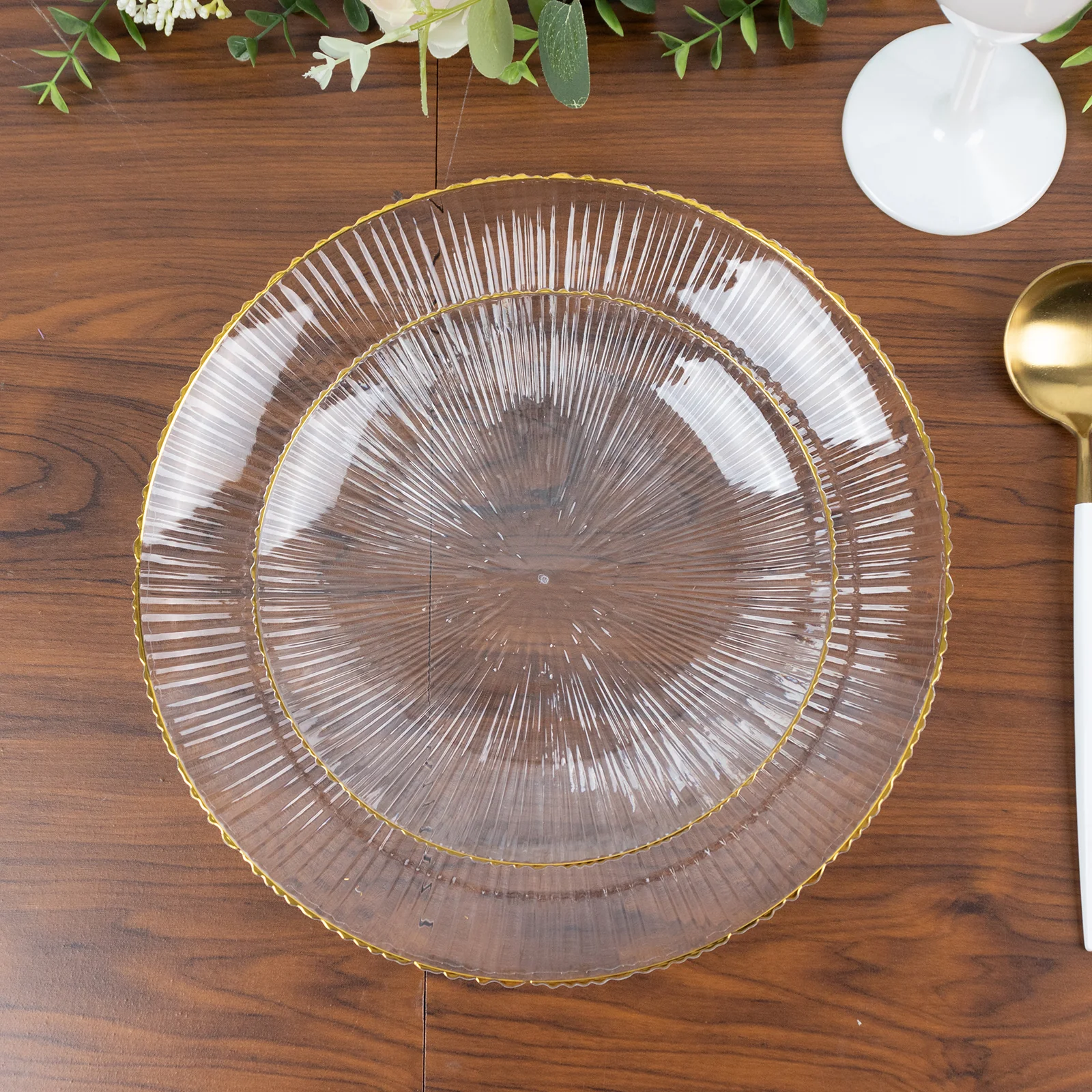 20 Pack Clear Plastic Dinner Plates with Gold Rim – 10" Ribbed Sunburst Pattern – Round Disposable Party Plates - Image 9