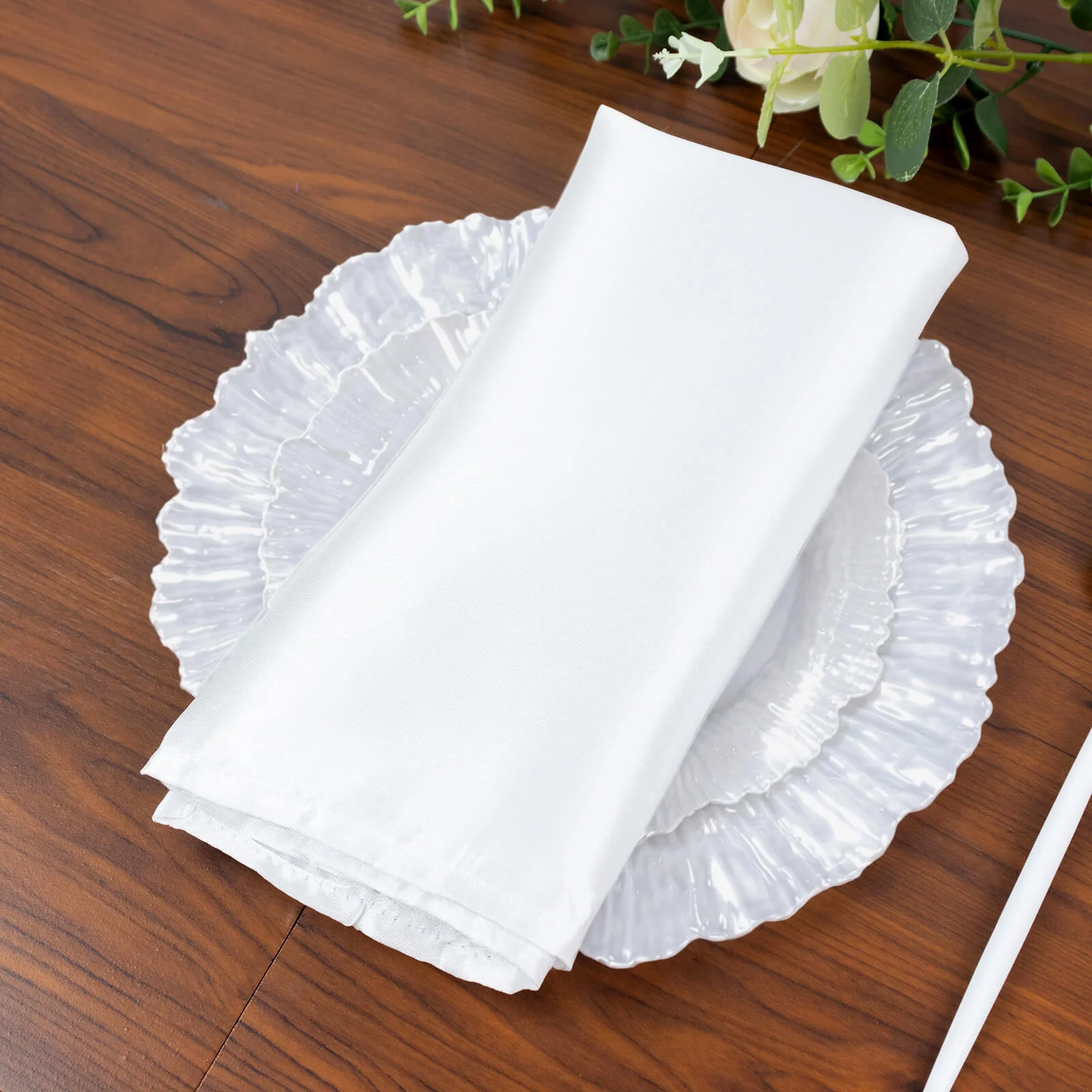 20 Pack Pearl White Reef Design Plastic Plates, 10" Dinner Plates – Elegant Disposable Tableware - Image 8