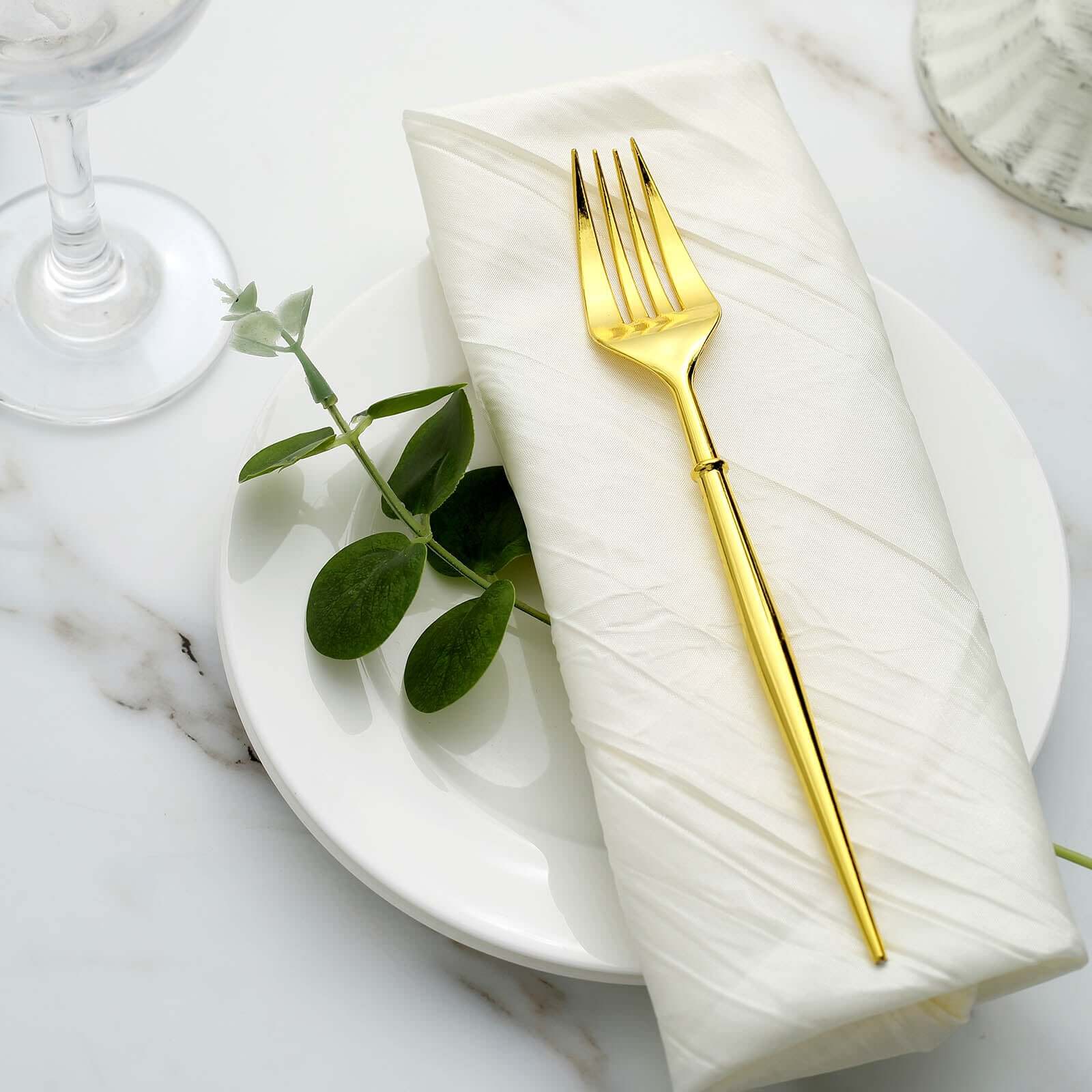 24-Pack Plastic Forks 8" Gold - Heavy Duty Modern Flatware, Premium Disposable Silverware