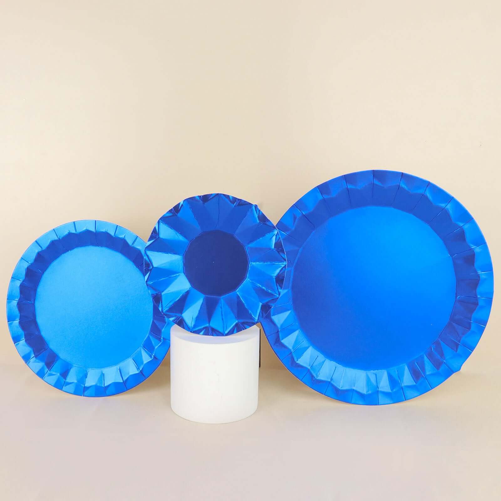 25-Pack Paper Round Dessert Plates 7" Royal Blue with Geometric Prism Rim - 400GSM Disposable Appetizer Salad Plates - Image 2