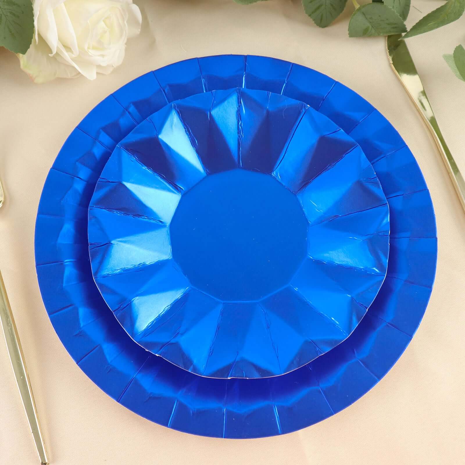 25-Pack Paper Round Dessert Plates 7" Royal Blue with Geometric Prism Rim - 400GSM Disposable Appetizer Salad Plates - Image 8