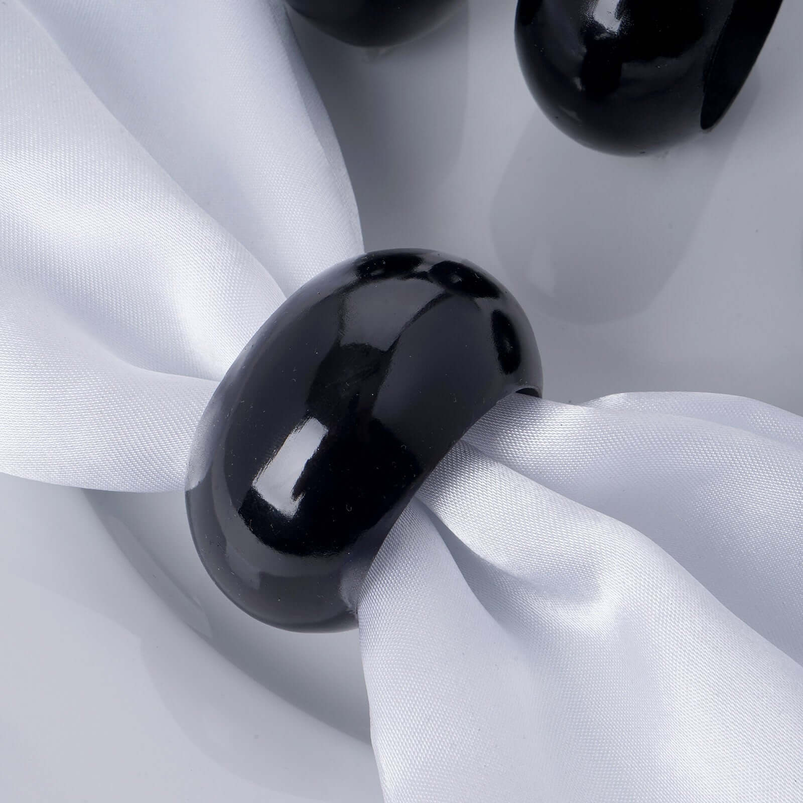 4 Pack Shiny Metallic Black Acrylic Napkin Rings - Image 7