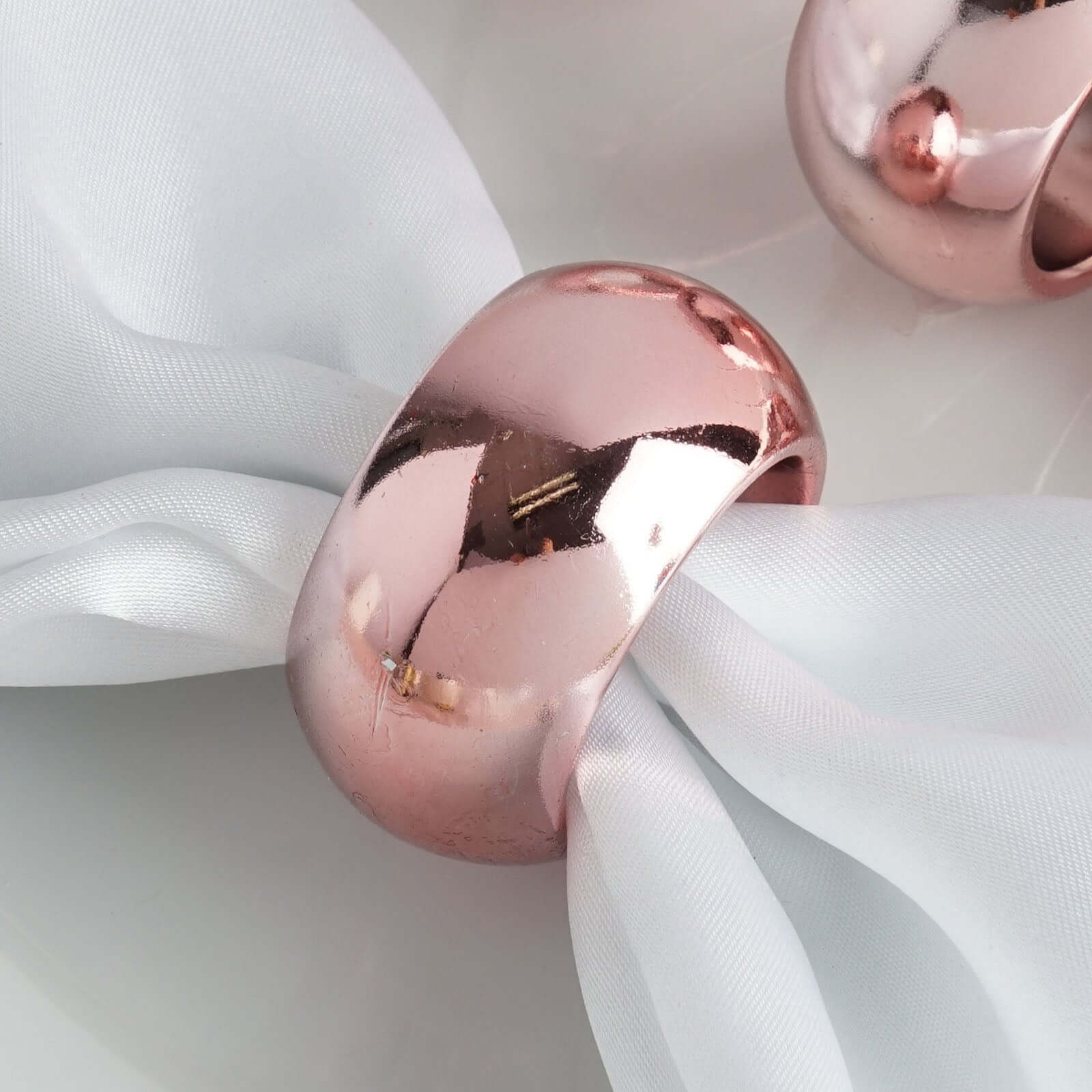 4 Pack Shiny Metallic Rose Gold Acrylic Napkin Rings - Image 7