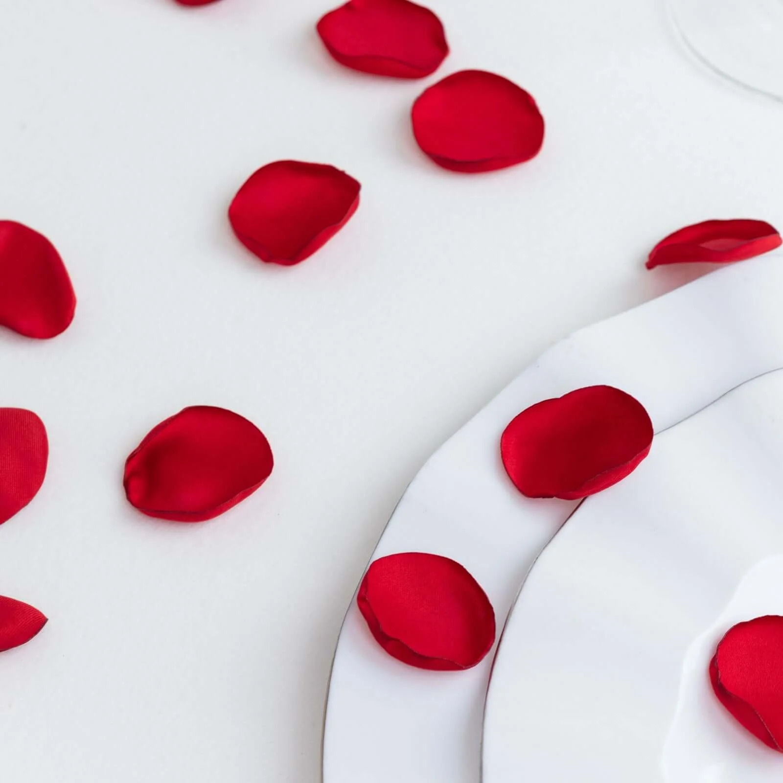 400-Pack Silk Rose Petals Confetti 2" Round Red Matte - Life-Like Flower Petals for Table Decor - Image 6