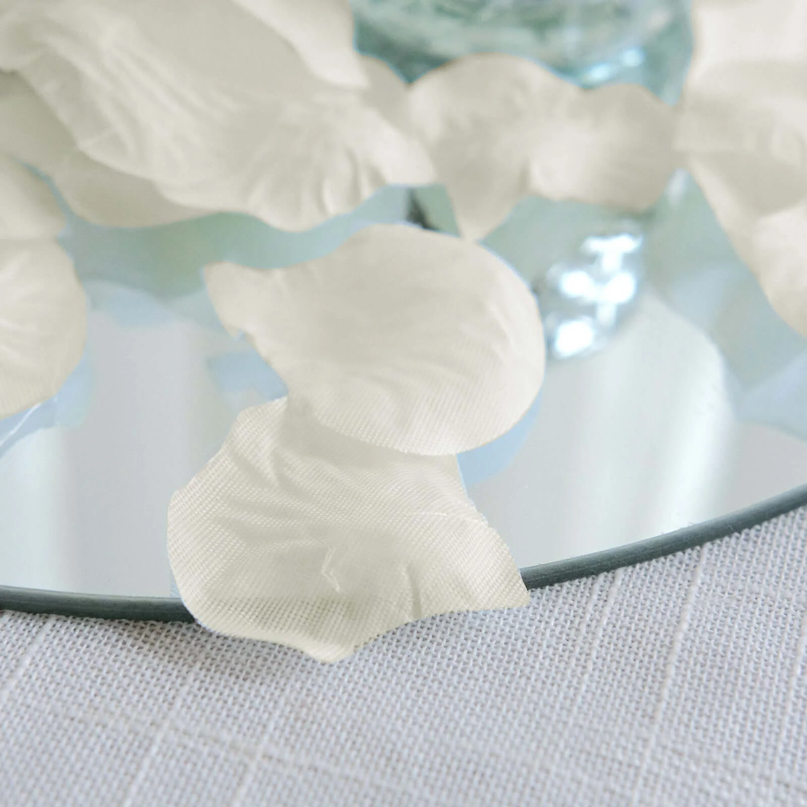500-Pack Silk Rose Petals Confetti Ivory Round Design - Decorative Table Scatters - Image 6