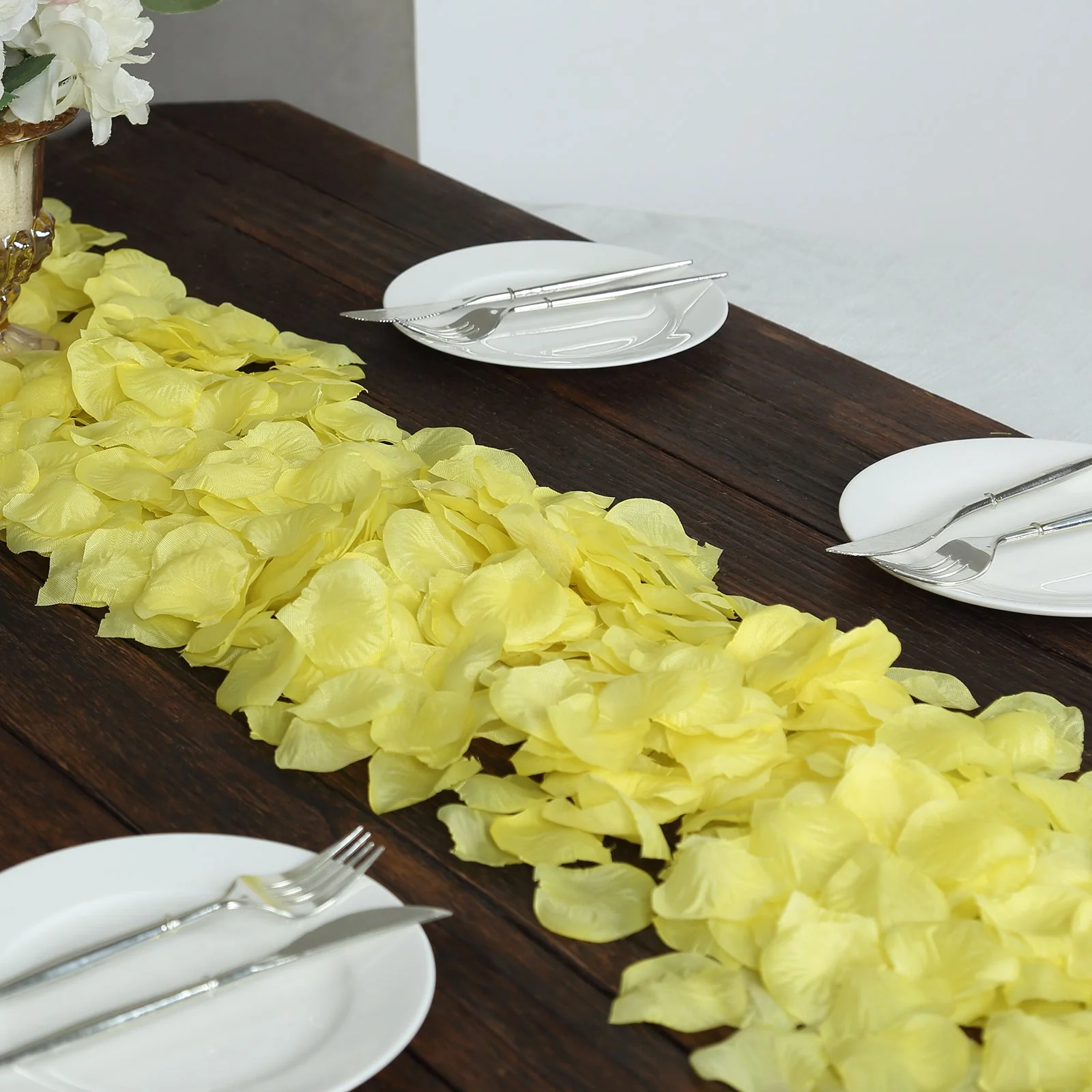 500-Pack Silk Rose Petals Confetti Yellow Round Design - Decorative Table Scatters - Image 8