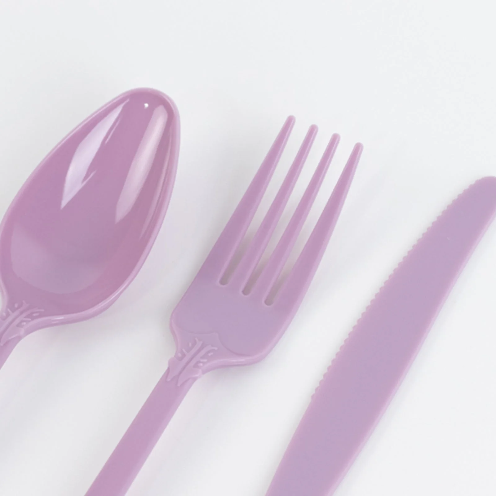 72 Pcs Plastic Silverware Set Lavender Lilac in Baroque Style - Heavy Duty Disposable Knife, Fork, and Spoon Set - Image 9