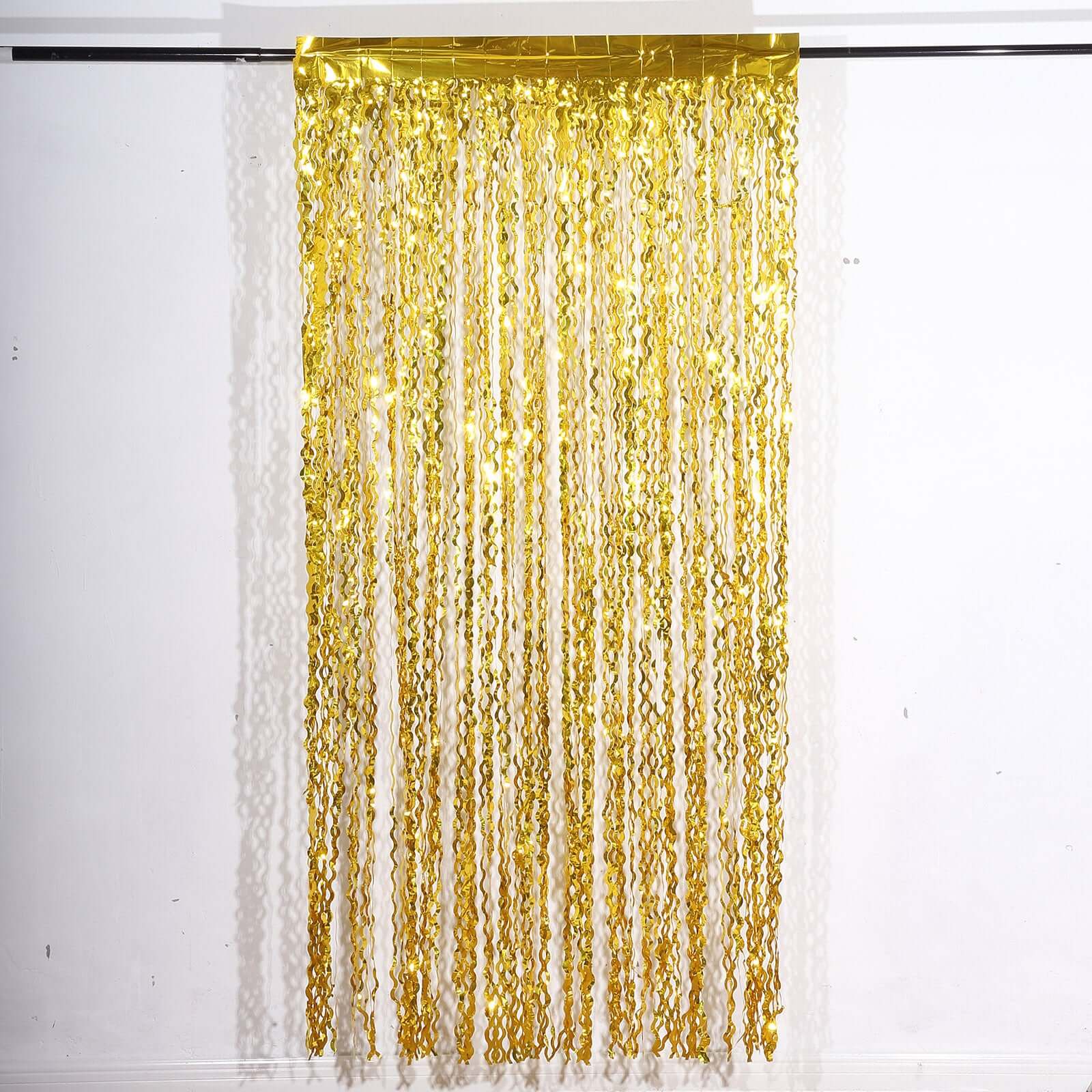 Metallic Gold Wavy Tinsel Streamer Party Backdrop, Curly Foil Fringe Photo Booth Curtain 3ftx6ft