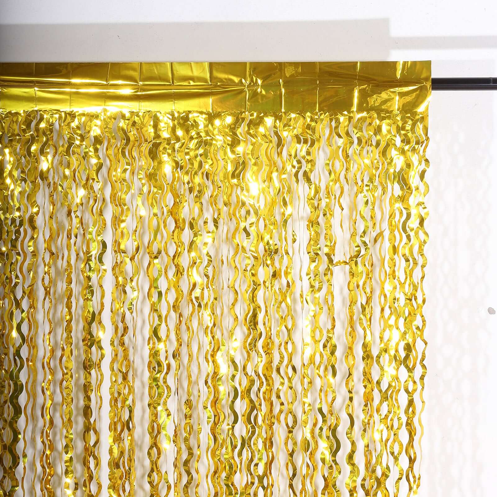 Metallic Gold Wavy Tinsel Streamer Party Backdrop, Curly Foil Fringe Photo Booth Curtain 3ftx6ft - Image 8