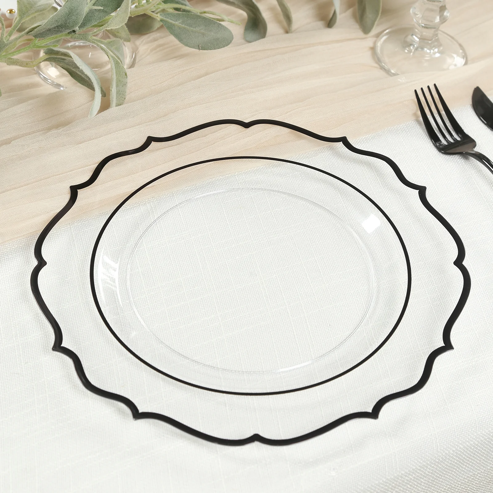 10-Pack Plastic Round Dinner Plates 10" Clear with Black Scalloped Rim - Disposable Party Plates - Image 5