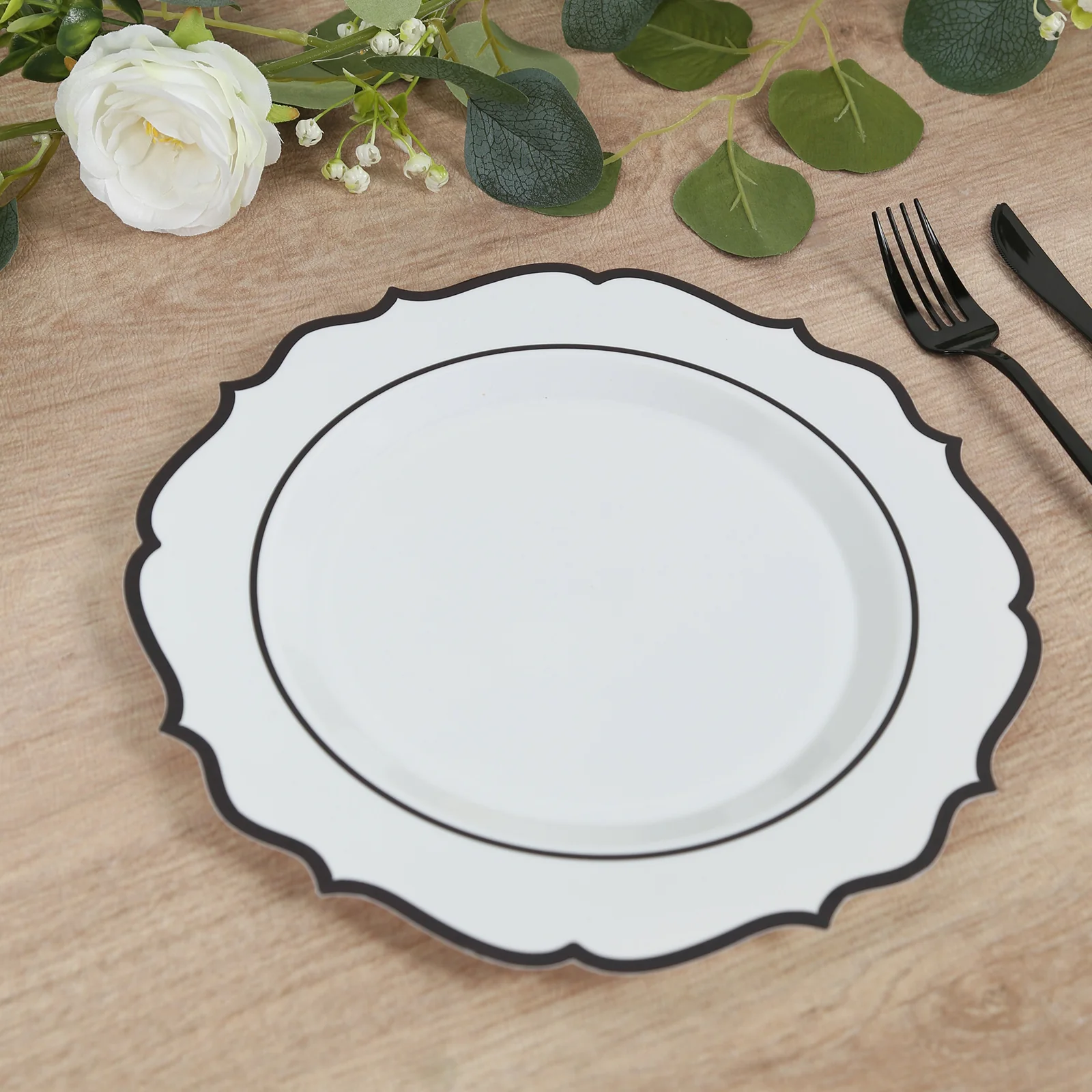10-Pack Plastic Round Dinner Plates 10" White with Black Scalloped Rim - Disposable Party Plates - Image 3