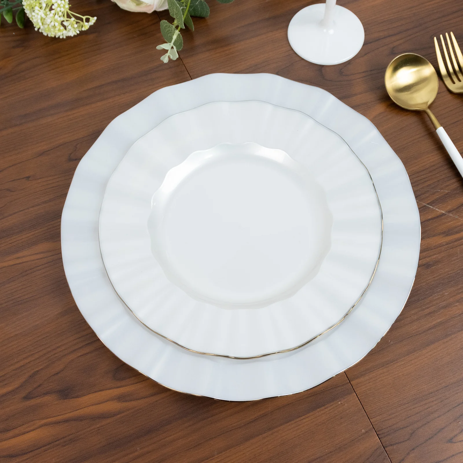 10-Pack Plastic Round Dinner Plates 9" Pearl White Ruffled Rim with Gold Edging - Heavy Duty Disposable Dinnerware - Image 6