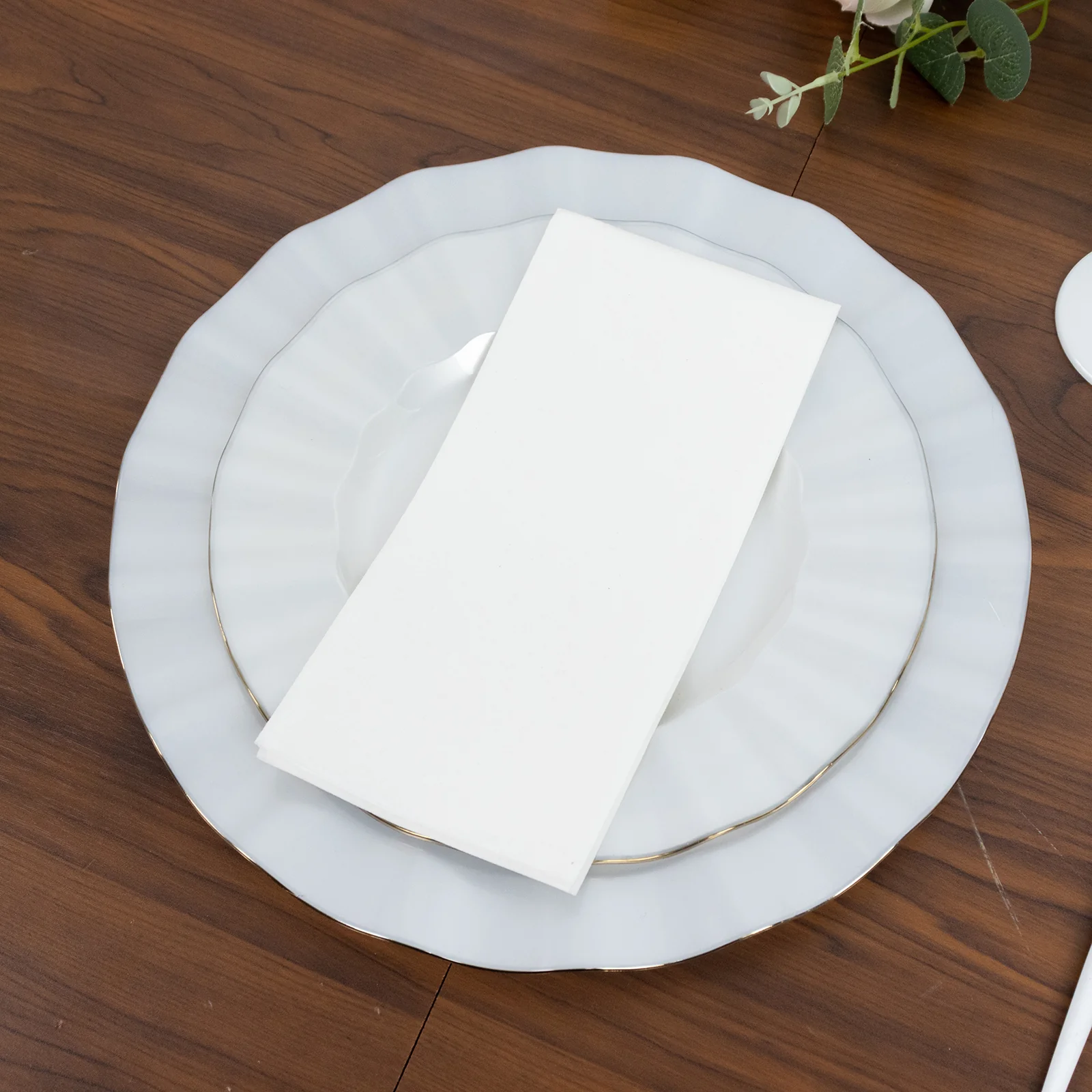 10-Pack Plastic Round Dinner Plates 9" Pearl White Ruffled Rim with Gold Edging - Heavy Duty Disposable Dinnerware - Image 8