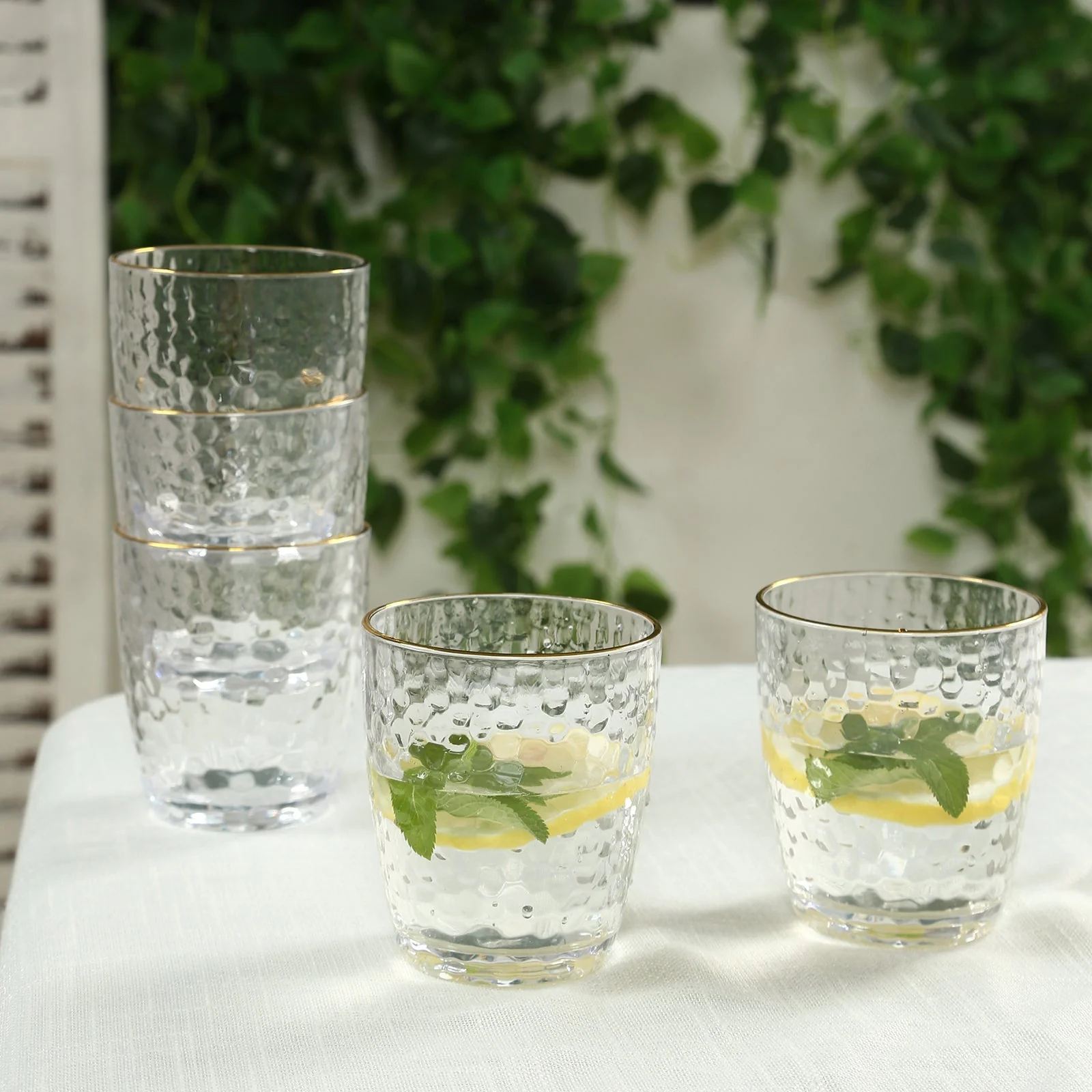 12-Pack Plastic Tumblers 14oz Shatterproof Reusable Hammered Cups – Clear with Gold Rim – Cocktail Drinkware - Image 8