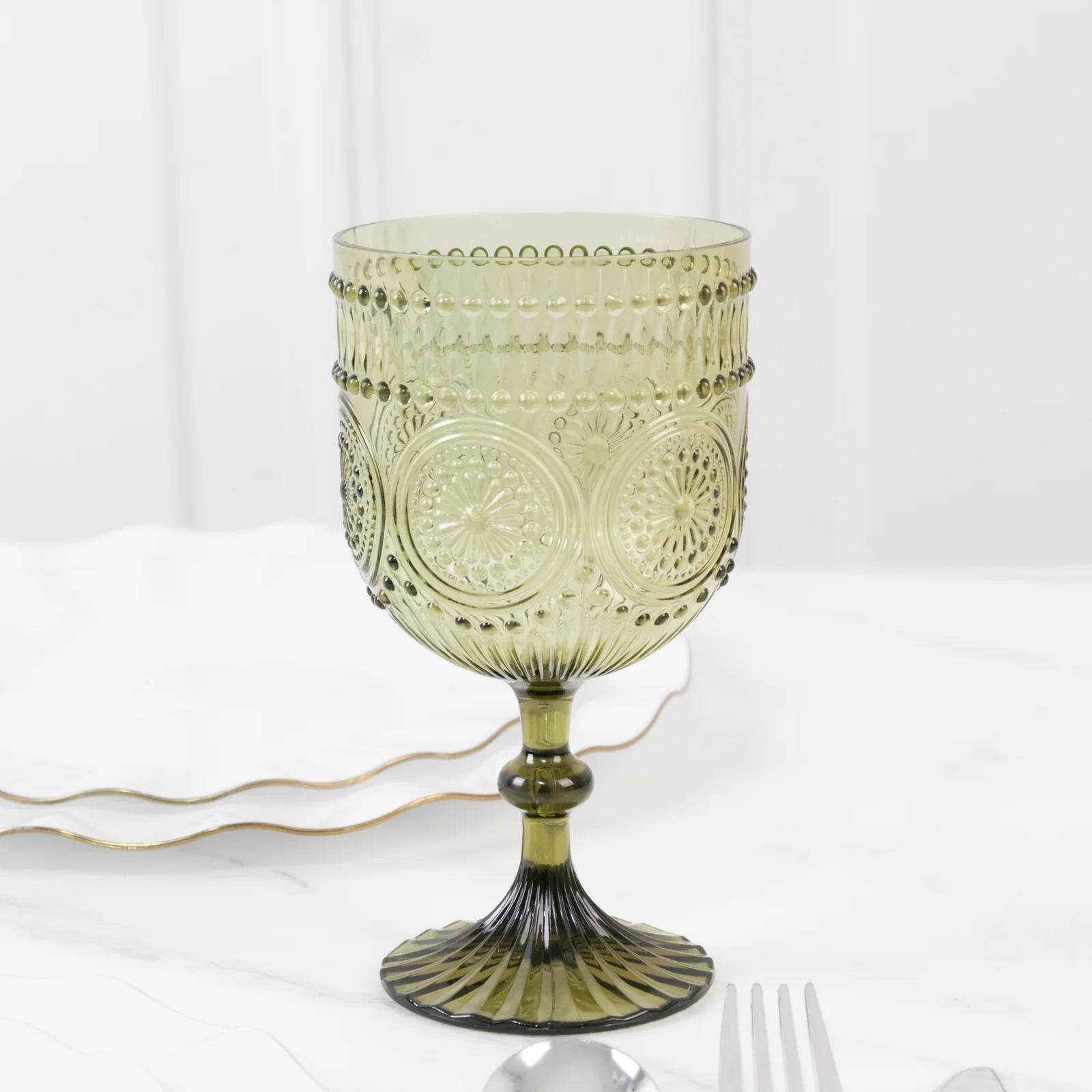 12 Pack Plastic Wine Goblets, 15oz Reusable Shatterproof Dusty Sage Green Vintage Drinkware – Embossed Floral Pattern Decorative Cups - Image 9