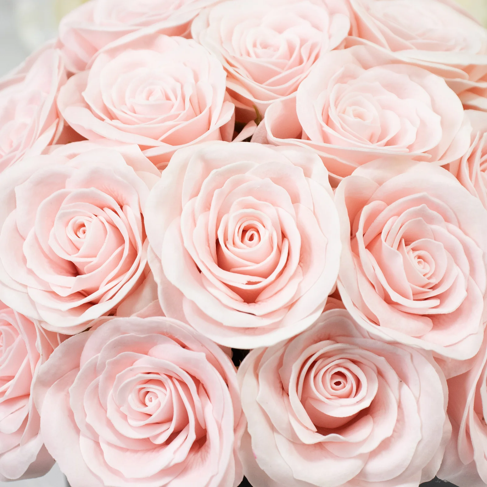 Prearranged Rose Centerpiece Arrangement, Blush 27pcs Roses with Black Round Gift Box - Image 7