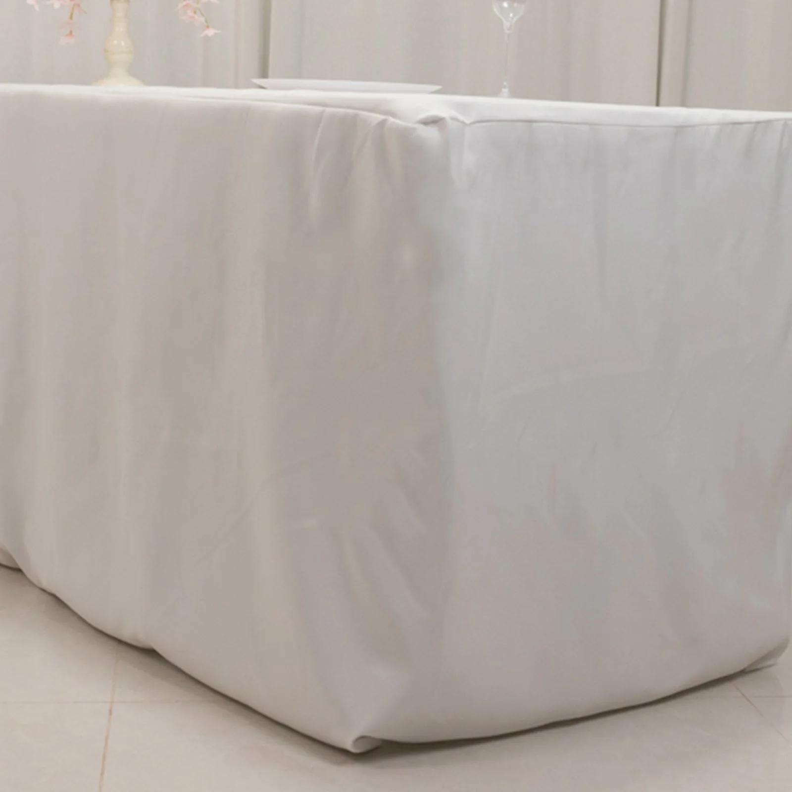 Premium Polyester Rectangle Tablecloth 8ft White - Durable Fitted 220GSM Table Cover for Catering Events & Parties - Image 6