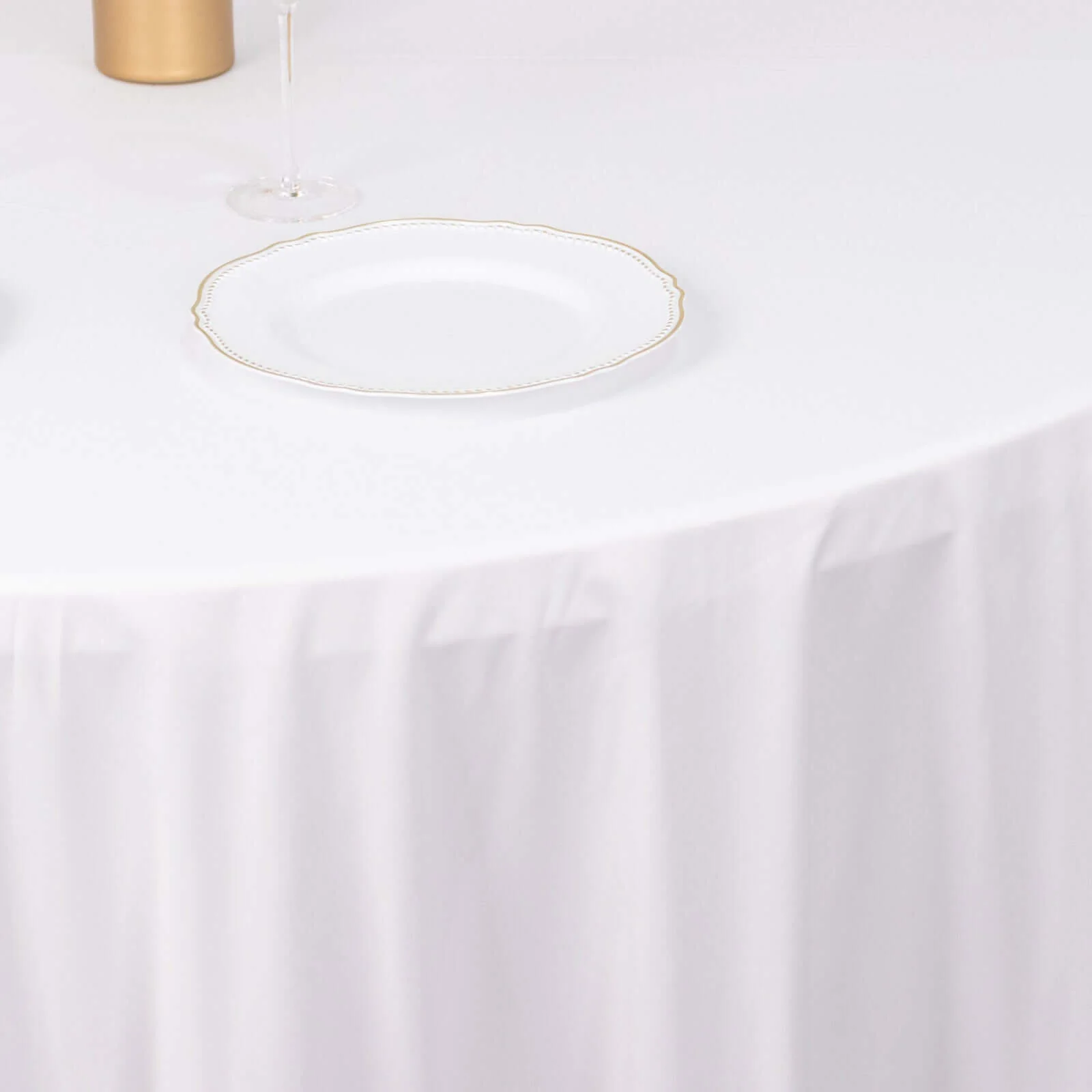 Scuba Round Tablecloth 132" White - Wrinkle Free & Stain Resistant Sophisticated Seamless Table Cover - Image 4