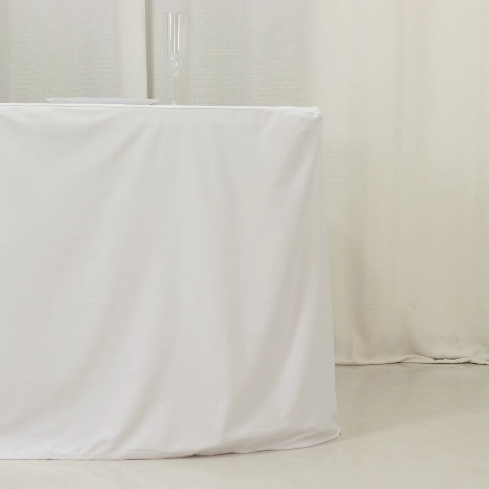 Scuba Rectangular Fitted Tablecloth 8ft White – Wrinkle-Free, Stain Resistant - Image 2
