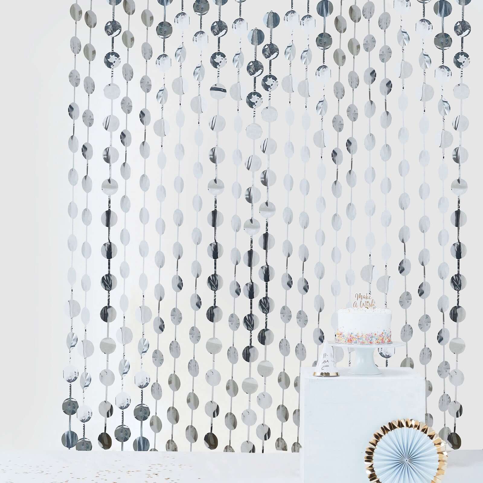Silver Round Chain Foil Fringe Curtain Party Backdrop, Metallic Silver Tinsel Streamer Party Decor - Door Window Foil Curtain 3ftx6.5ft
