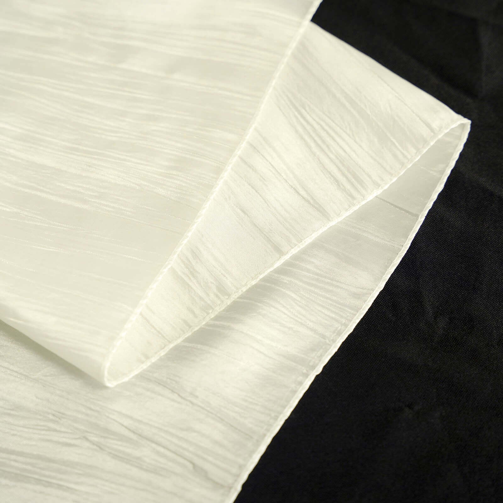 Taffeta Rectangle Tablecloth 90"x132" Ivory with Accordion Crinkle Design - Seamless Finish - Image 7