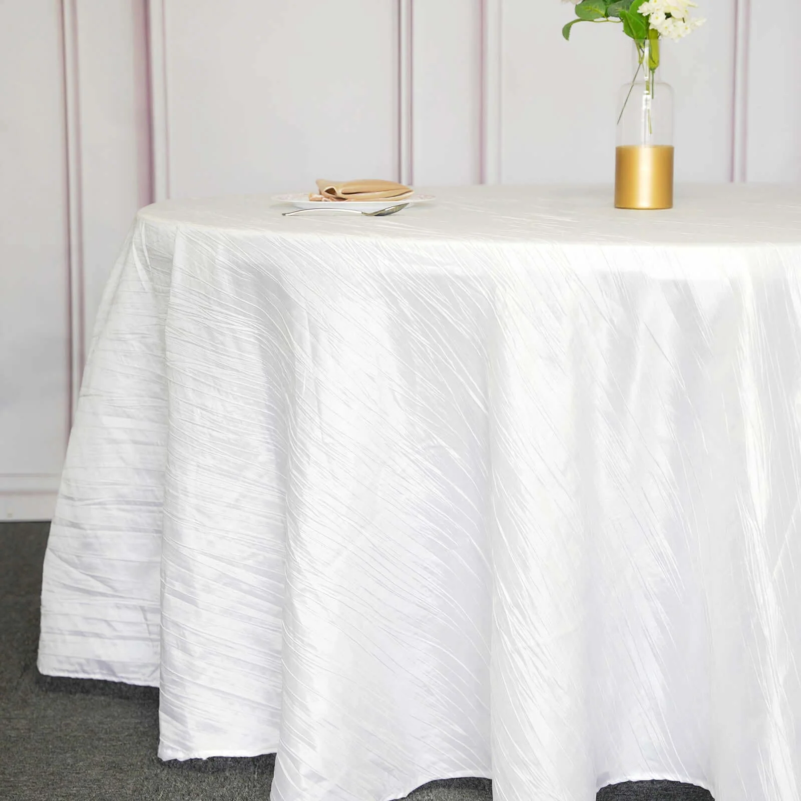 Taffeta Round Tablecloth 120" White with Accordion Crinkle Design - Seamless Finish for Weddings and Banquets - Image 2