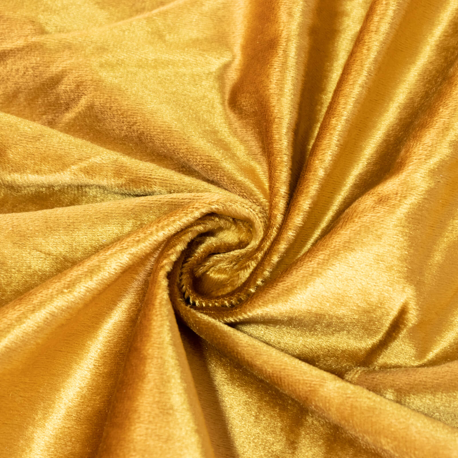 Premium Velvet Round Tablecloth 132" Gold - Soft & Reusable Table Cover - Image 6